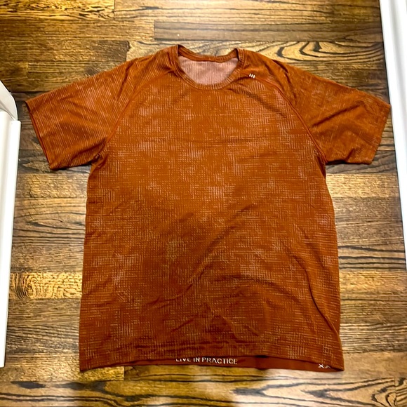 XXL Lululemon Athletic Shirt - Picture 1 of 4